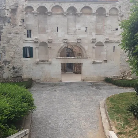 Bella Apartament *
