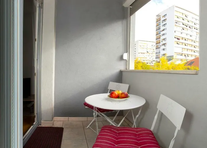 Bella Apartment Split